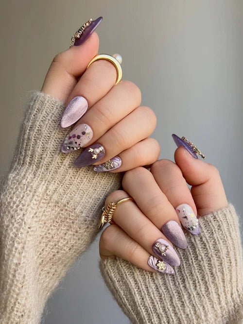 8 Best Gold Acrylic Nails: Add a Touch of Glamour to Your Look - Joyeenails