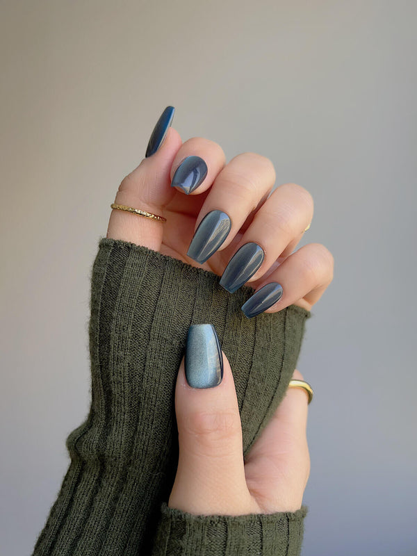 4. Blue and Gray Cat-eye Nails