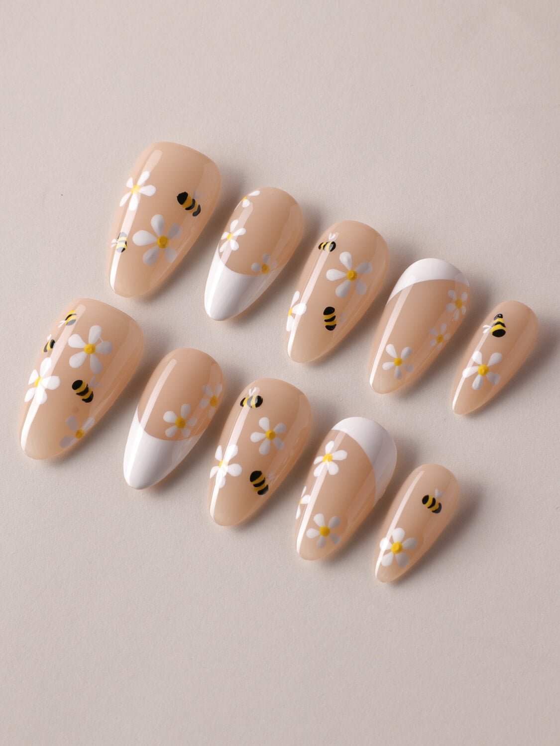 BeeBeeBuzz - Stella G (Co - Creator) 🏅 - Joyeenails - SA054 - Custom Size - Add Note / Short Almond