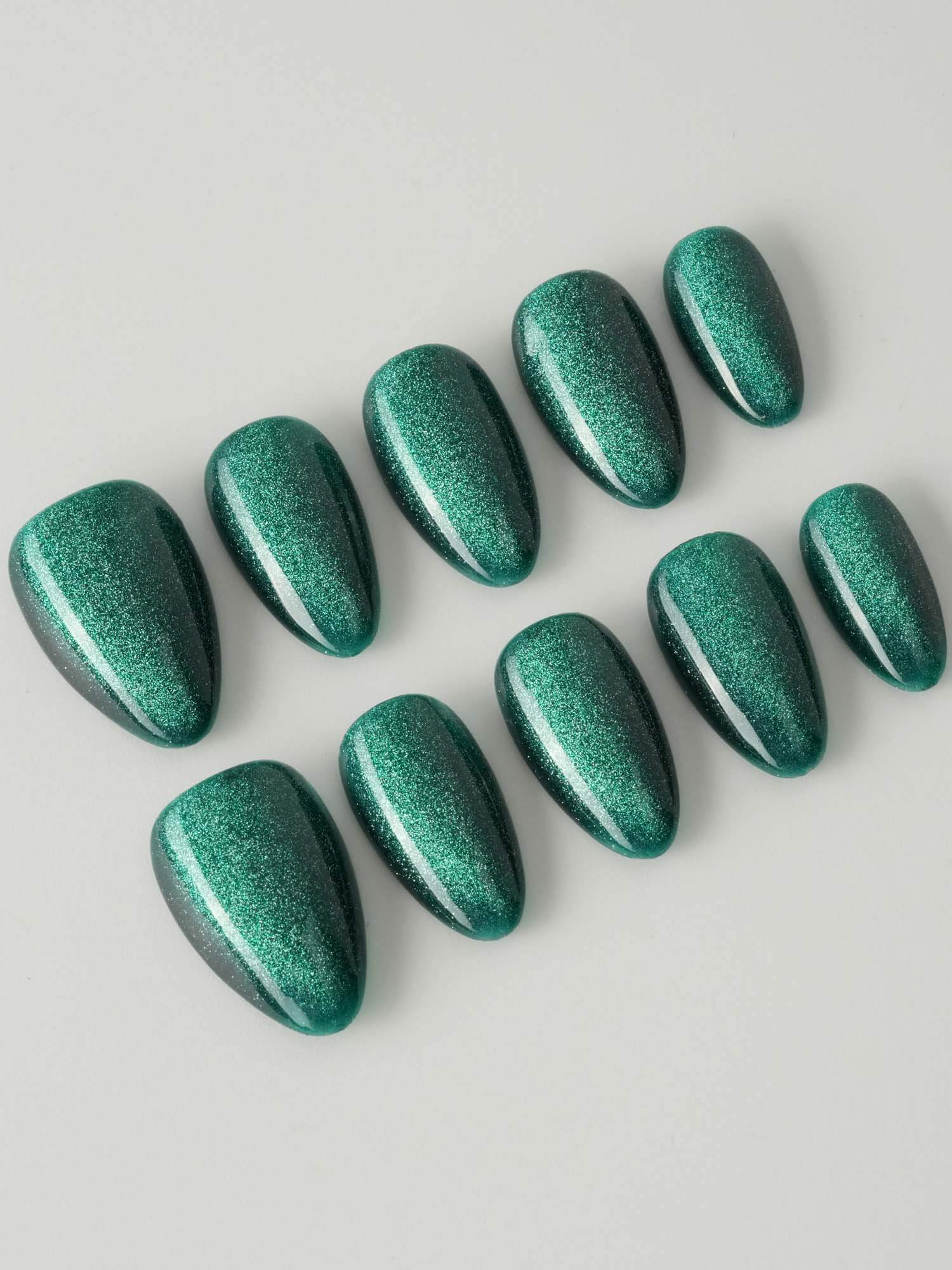 Emerald Green Cat - eye - Joyeenails - CE013 - XS / Extra Short Almond