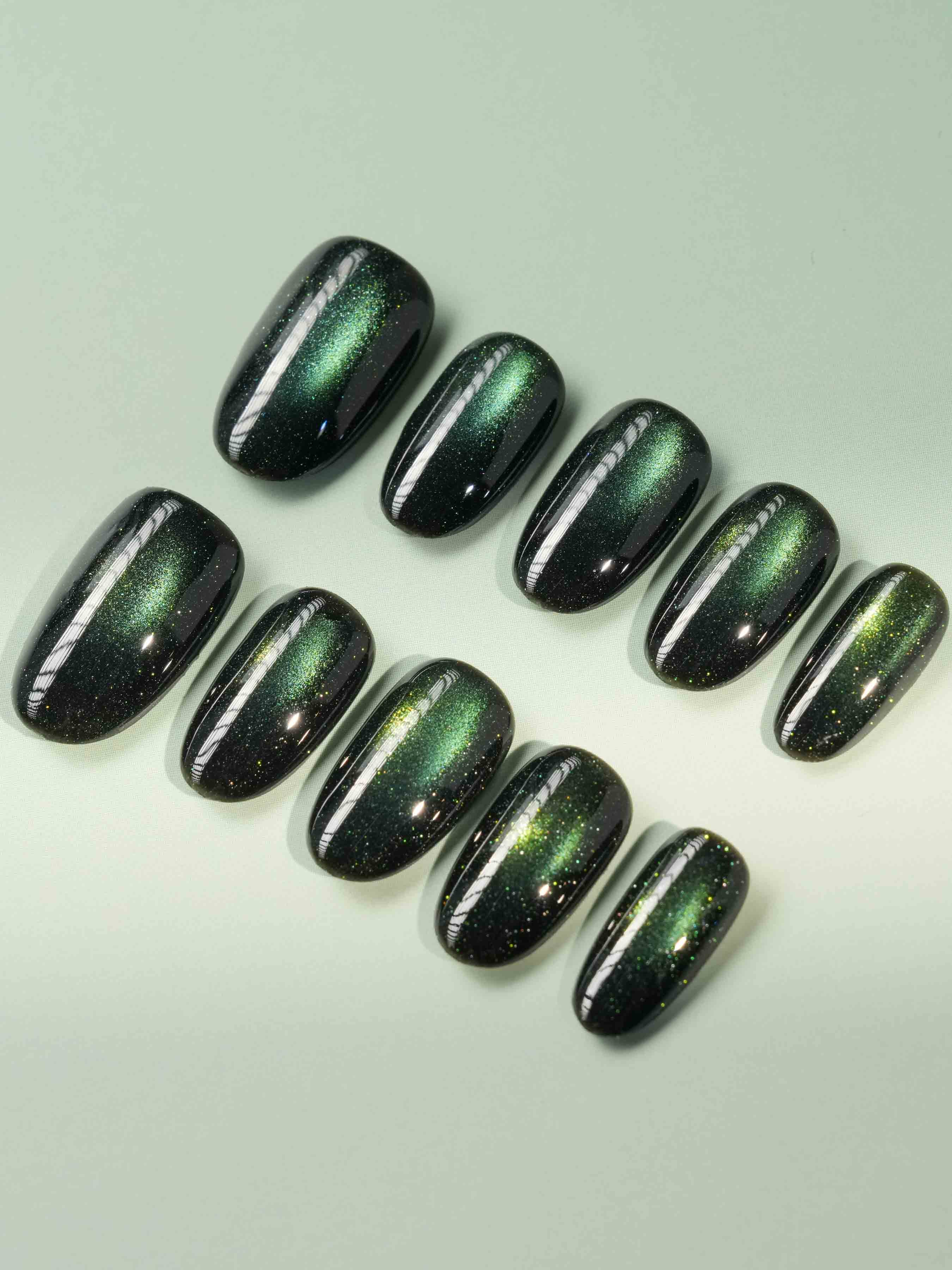 Forest Green Chase - Joyeenails - CE039 - XS / Medium Oval