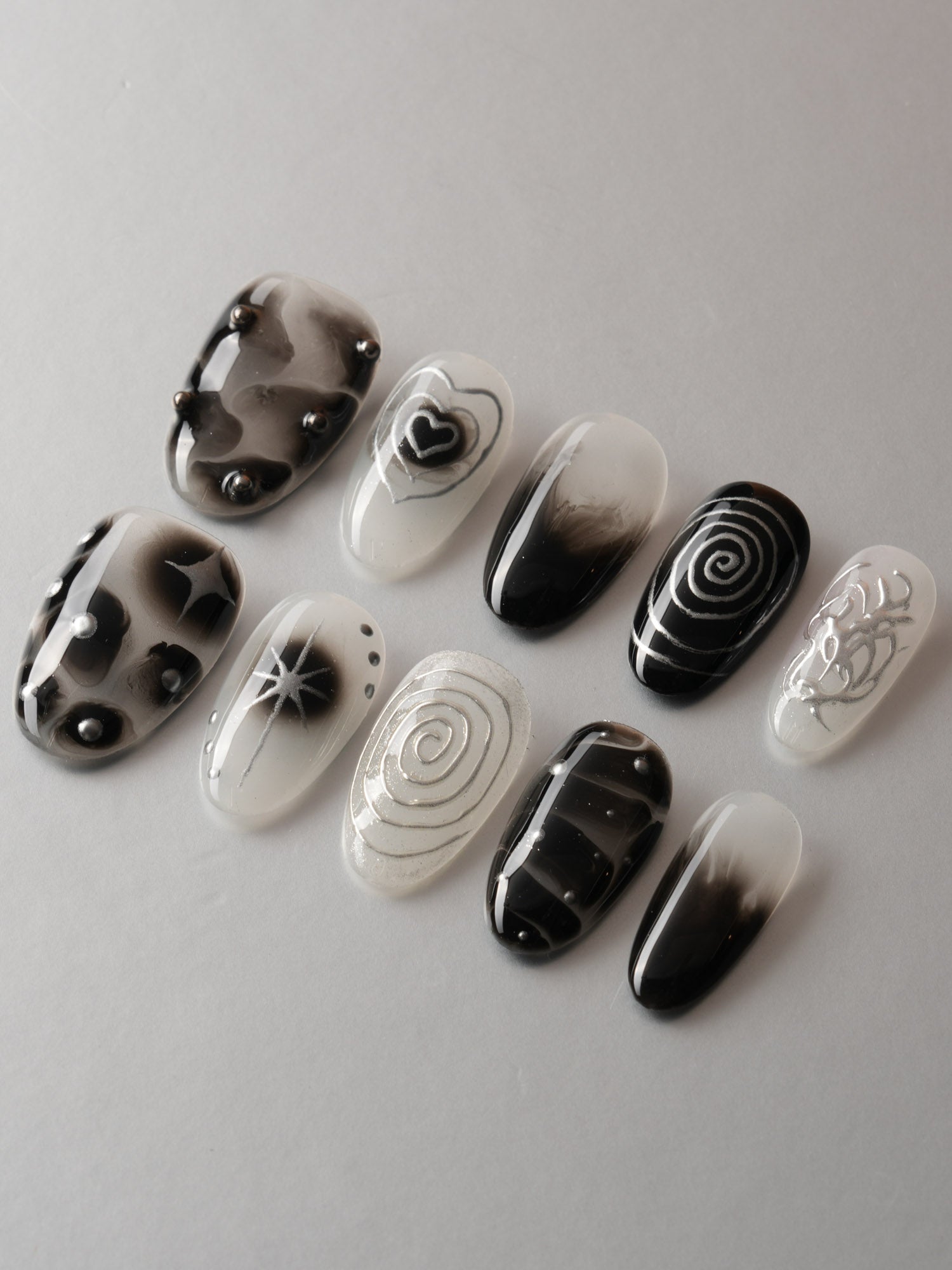 Black & Silver Void - Fiona W (Co - Creator) 🏆 - Joyeenails - DO033 - XS / Medium Oval