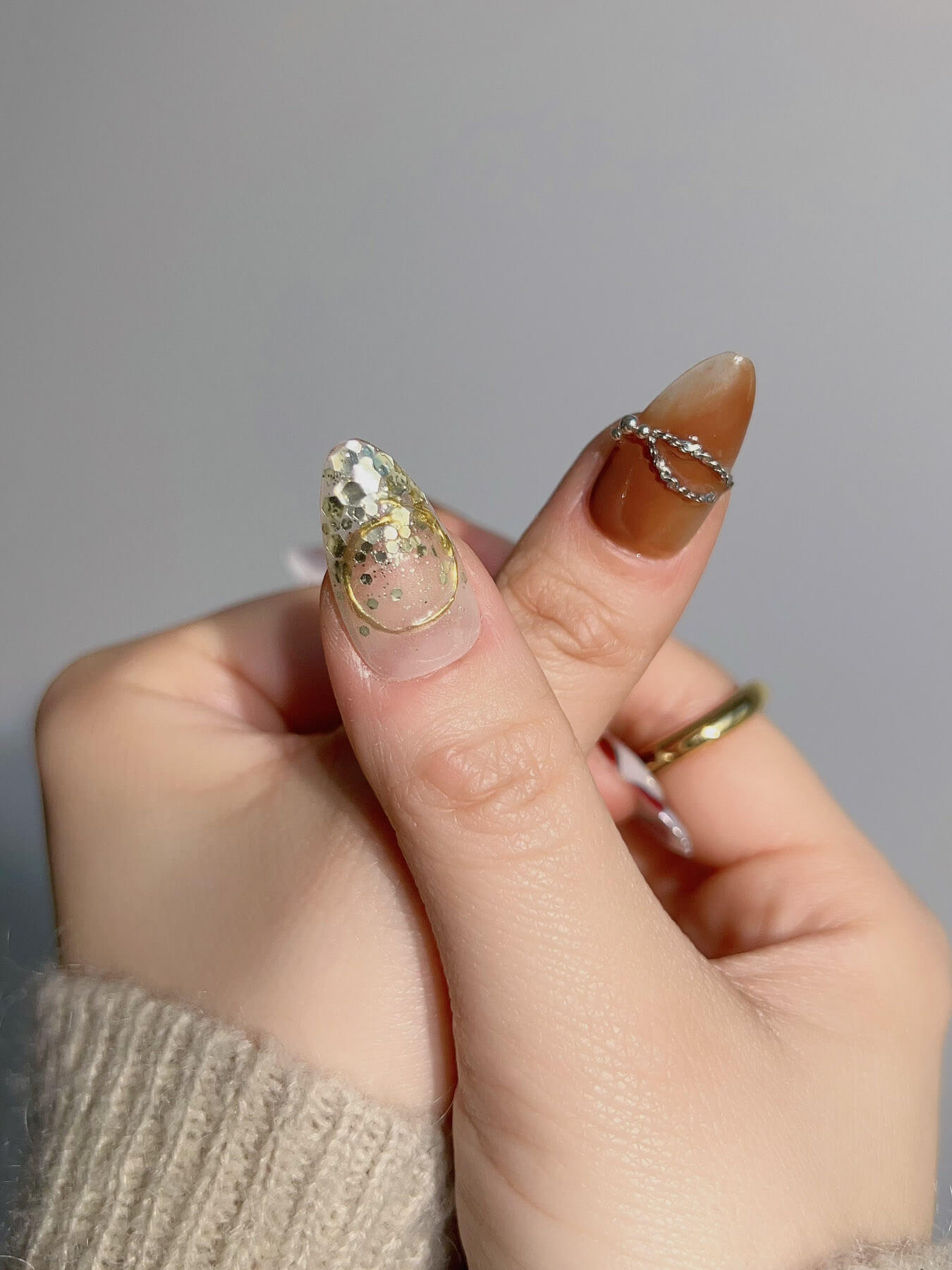 handmade- gold sequins plaid pattern gold trimmed cat's eye press on nails