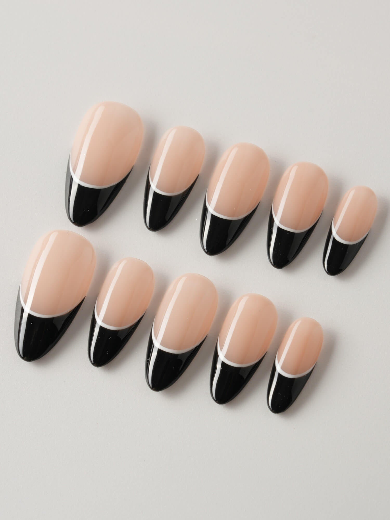 Classic Return - Ebony - Joyeenails - FT035 - XS / Medium Almond