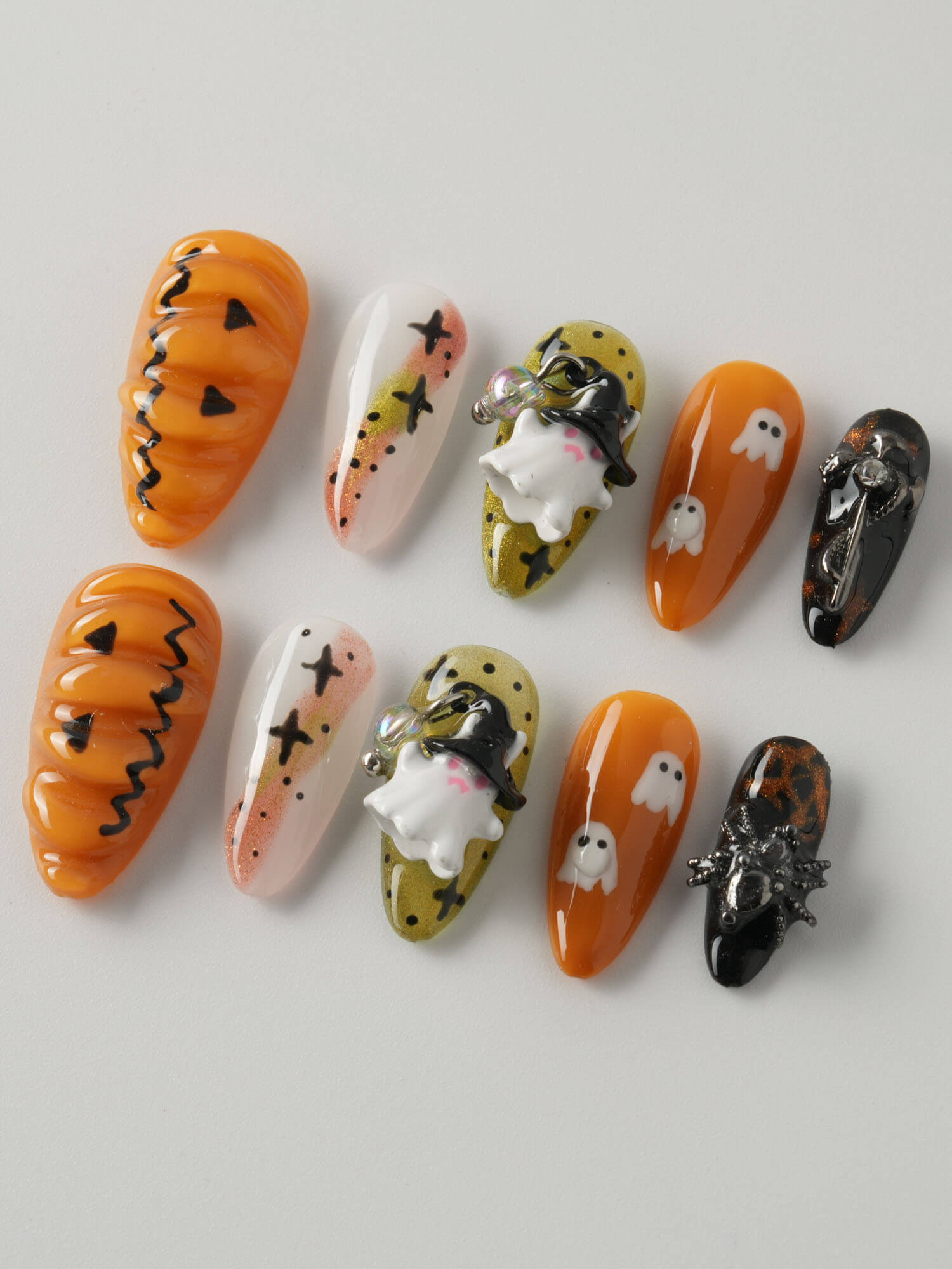 Cute Ghost Bibi - Joyeenails - HW013 - XS / Medium Almond