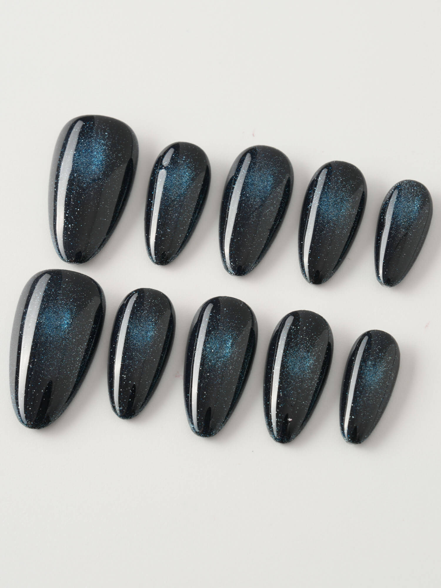 Dark Blue Chase Cat - eye - Joyeenails - CE041 - XS / Short Almond