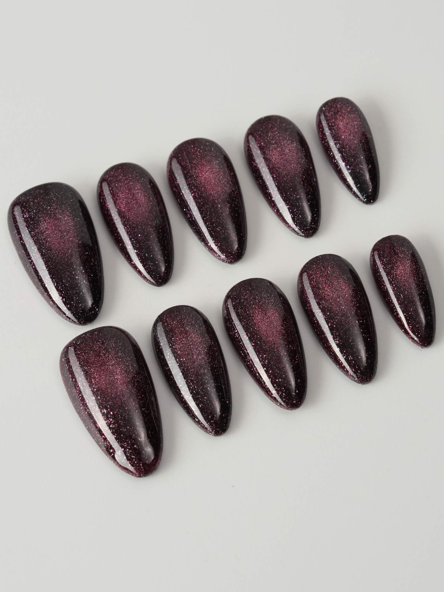 Dark Purple Chase Cat - eye - Joyeenails - CE040 - XS / Short Almond