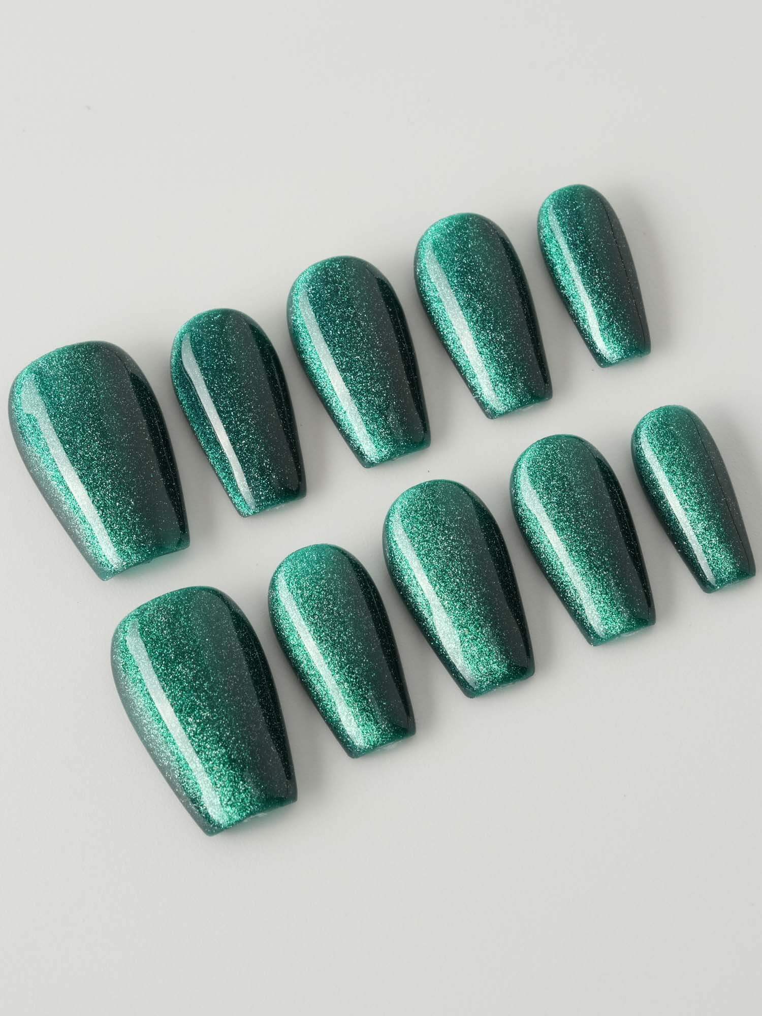 Emerald Green Cat - eye - Joyeenails - CE013 - XS / Short Coffin