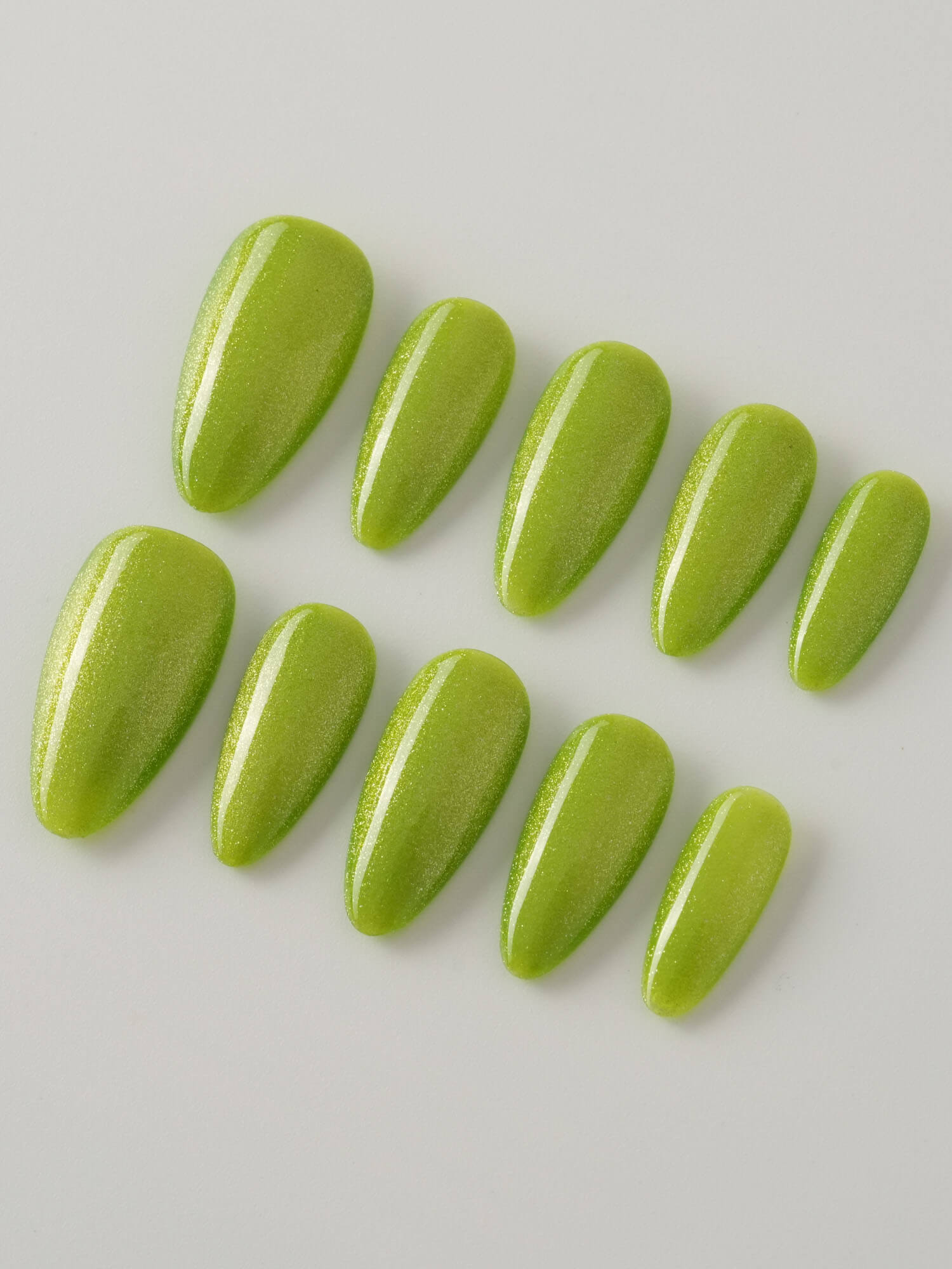 Green Acrylic Cat - eye - Joyeenails - CE019 - XS / Medium Almond