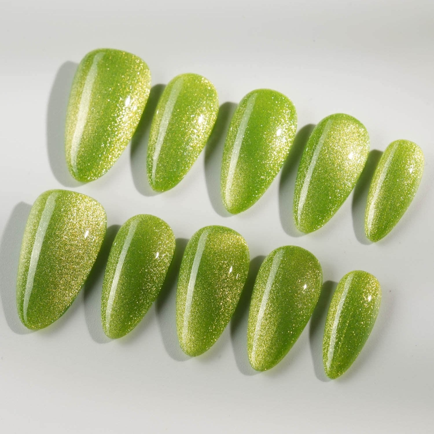 Green Acrylic Cat - eye - Joyeenails - CE019 - XS / Short Almond