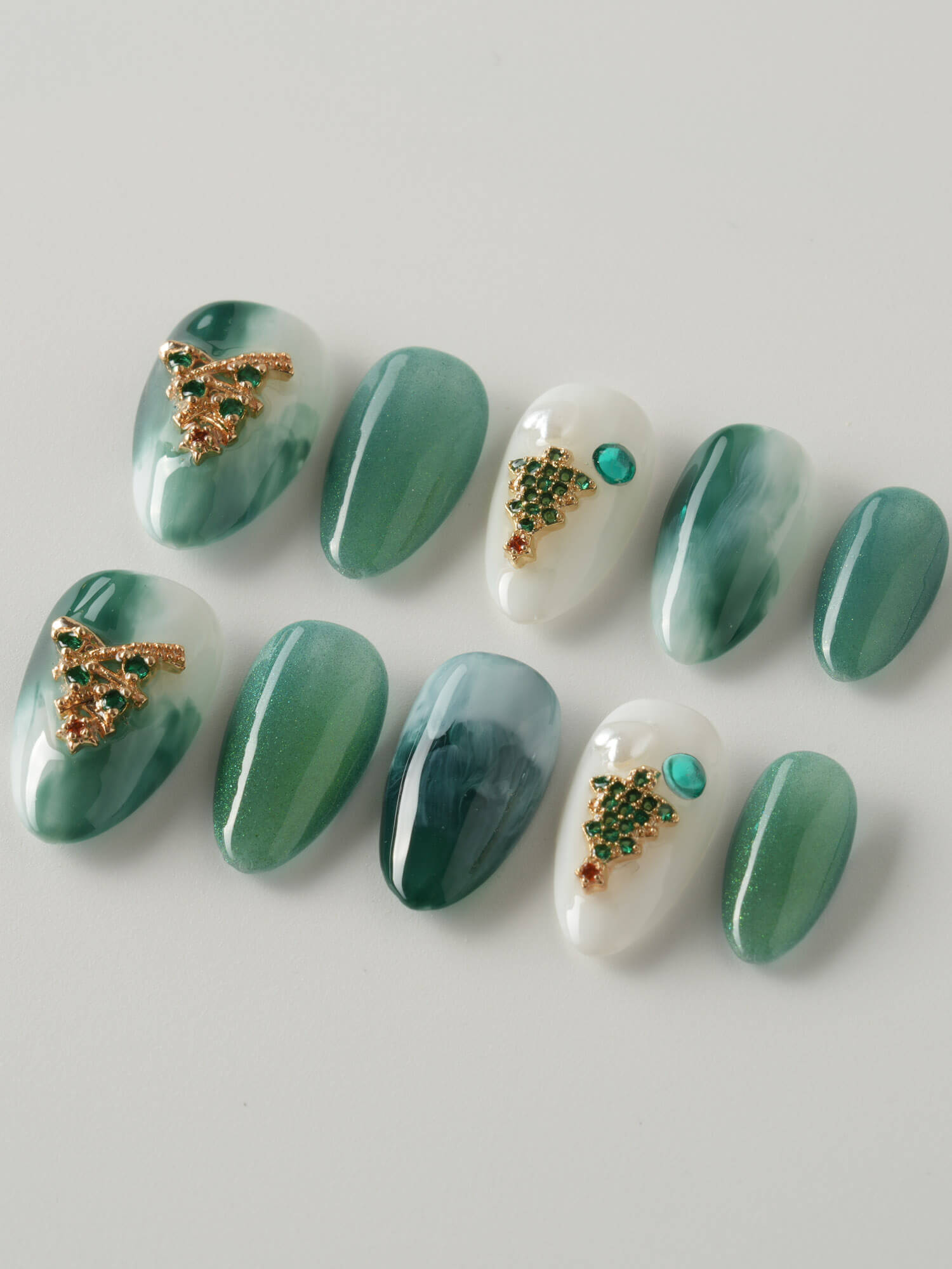 Green Christmas Nails Mystic Fir Short Oval nails - Joyeenails - XM003 - XS / Extra Short Almond