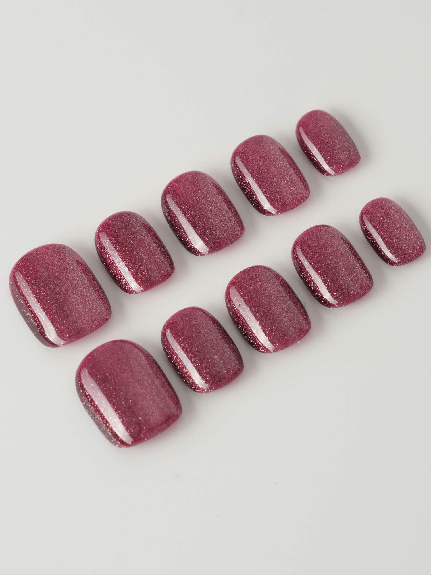 Ruby Red Cat - eye - Joyeenails - CE002 - XS / Extra Short Squoval