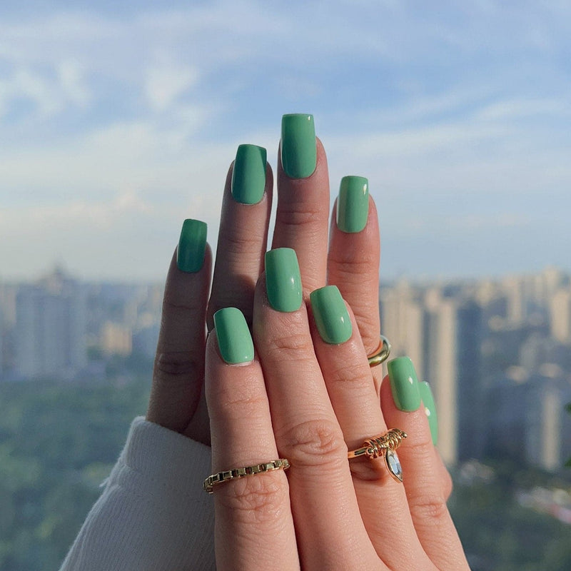 How to Choose the Best Green Press-On Nails